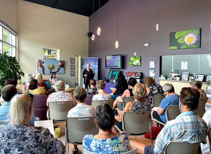 crowd at a hypnotherapy and NLP workshop.